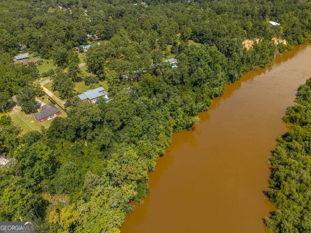714 Altamaha RD Jesup, GA 31545