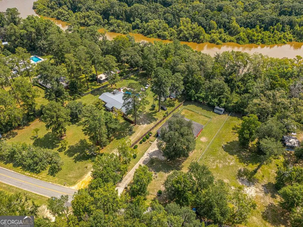 714 Altamaha RD Jesup, GA 31545