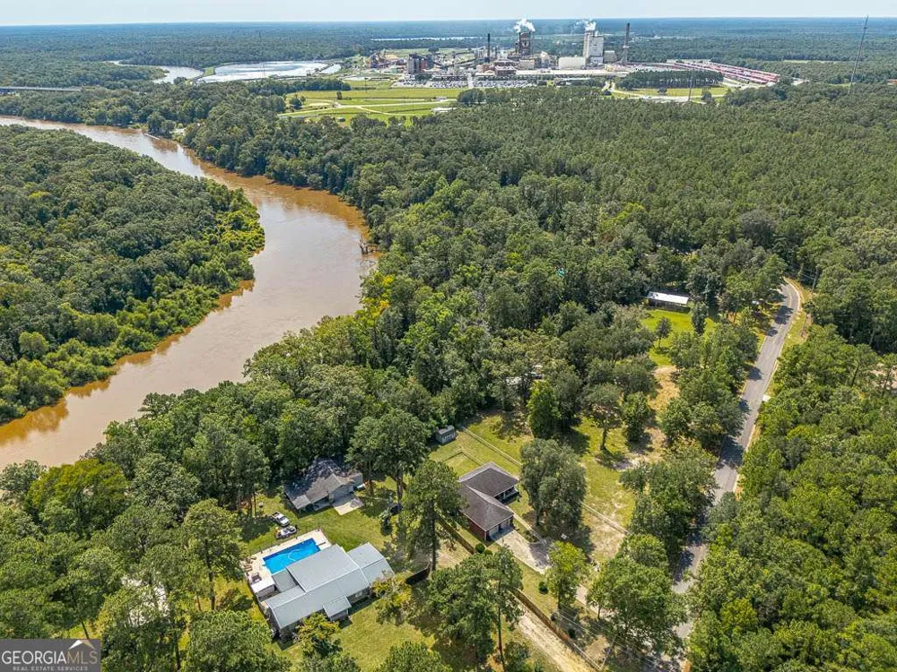 714 Altamaha RD Jesup, GA 31545