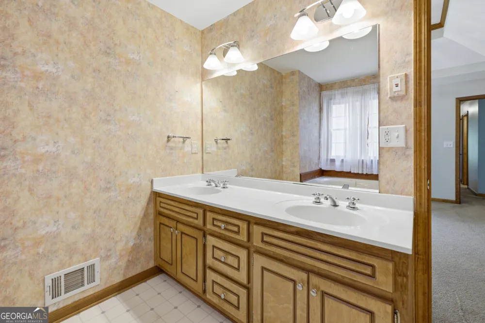 2083 James River CV Suwanee, GA 30024