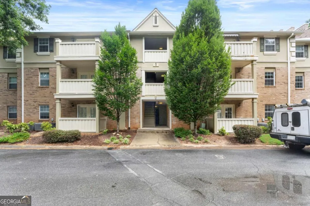 6900 Roswell RD Sandy Springs, GA 30328