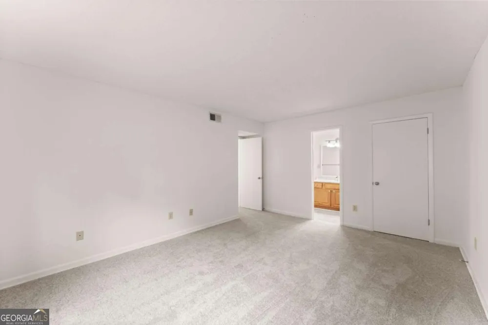 6900 Roswell RD Sandy Springs, GA 30328