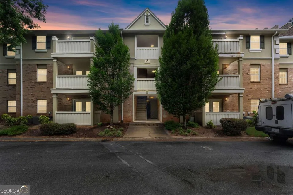 6900 Roswell RD Sandy Springs, GA 30328