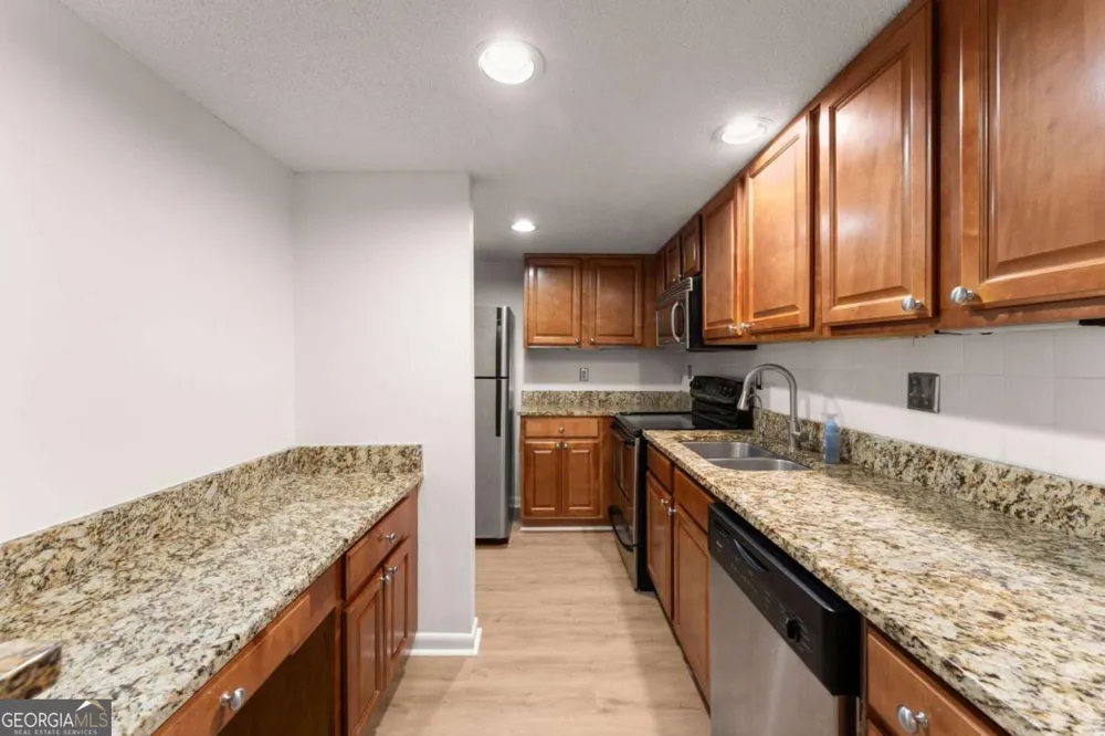 6900 Roswell RD Sandy Springs, GA 30328