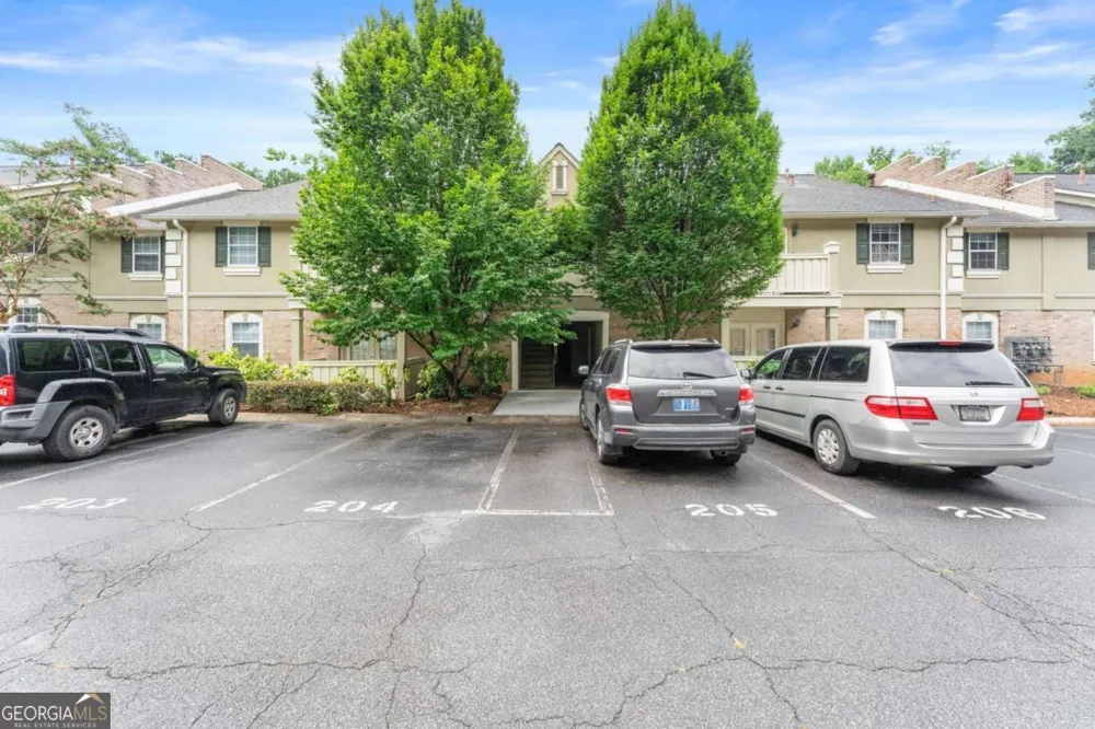 6900 Roswell RD Sandy Springs, GA 30328