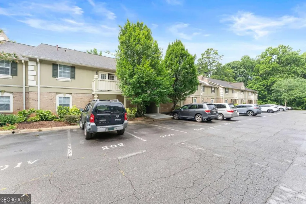 6900 Roswell RD Sandy Springs, GA 30328