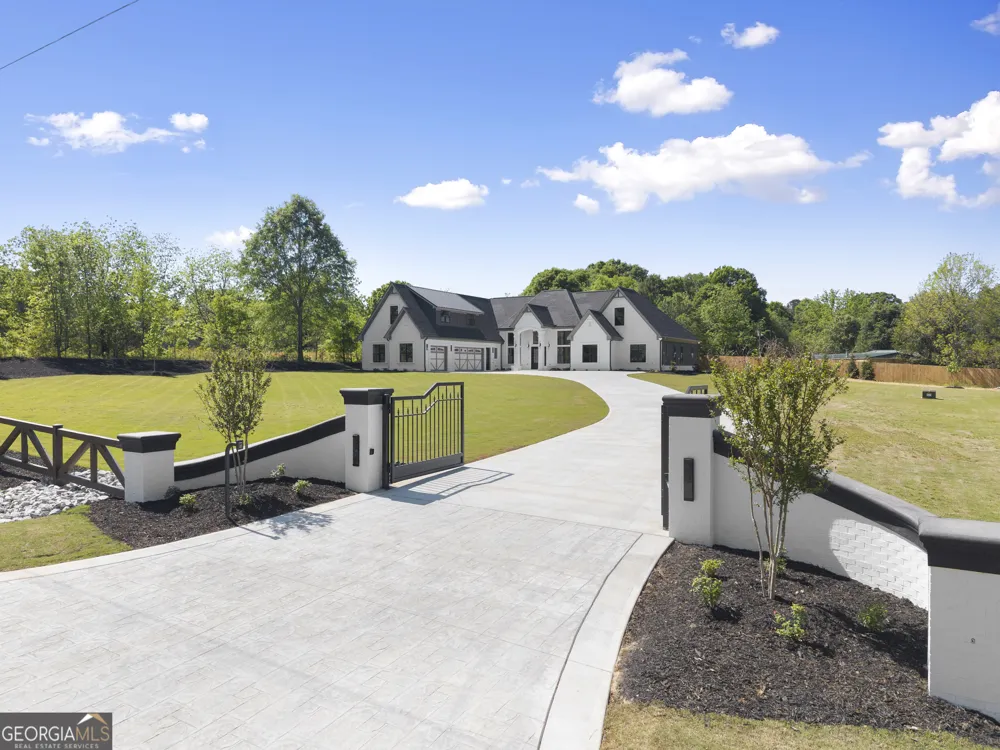 2366 Wall RD Monroe, GA 30655