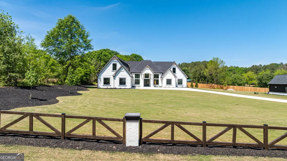 2366 Wall RD Monroe, GA 30655