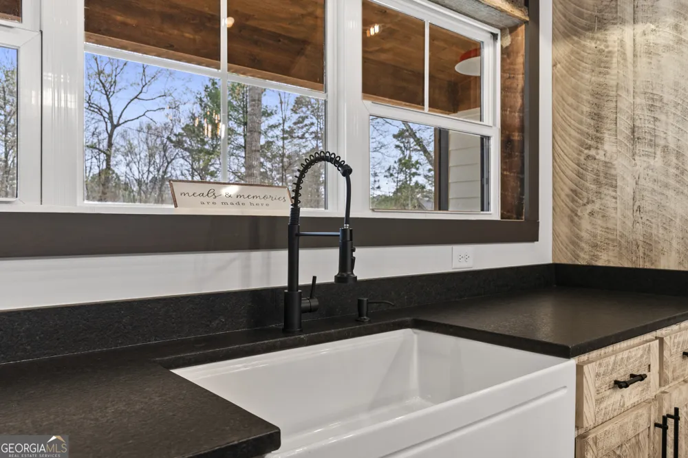 64 Nickel LN Ellijay, GA 30540