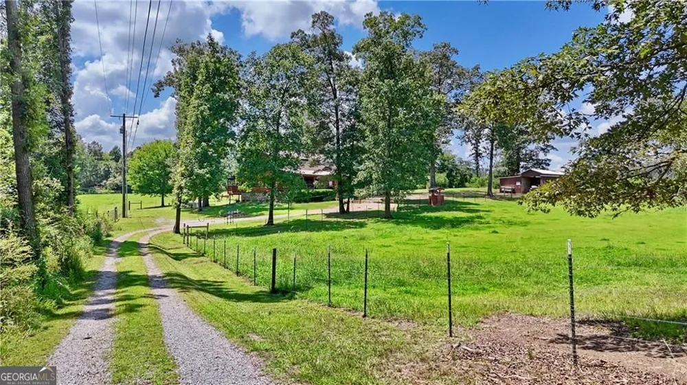 527 Beason RD SE Calhoun, GA 30701