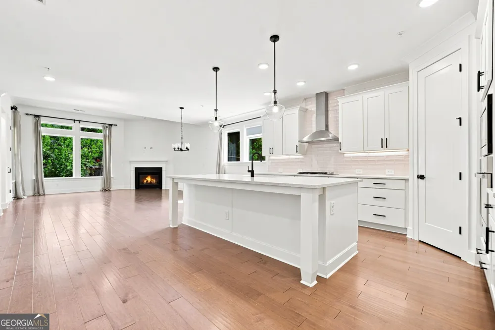 201 Floral Valley DR Woodstock, GA 30188