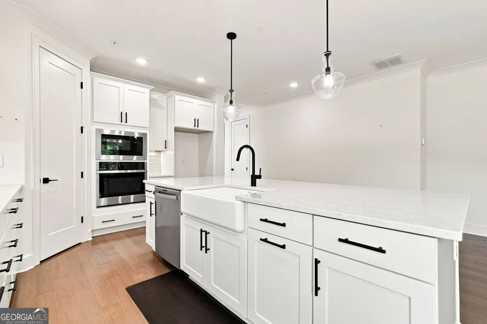 201 Floral Valley DR Woodstock, GA 30188