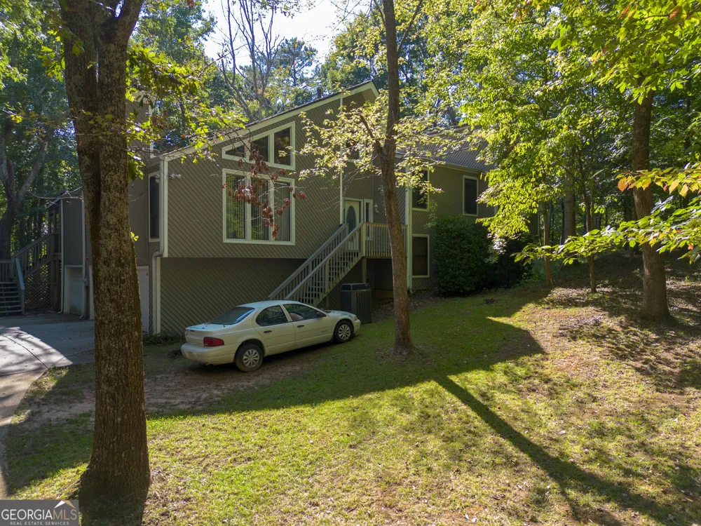 1100 Pine Grove Pointe DR Roswell, GA 30075