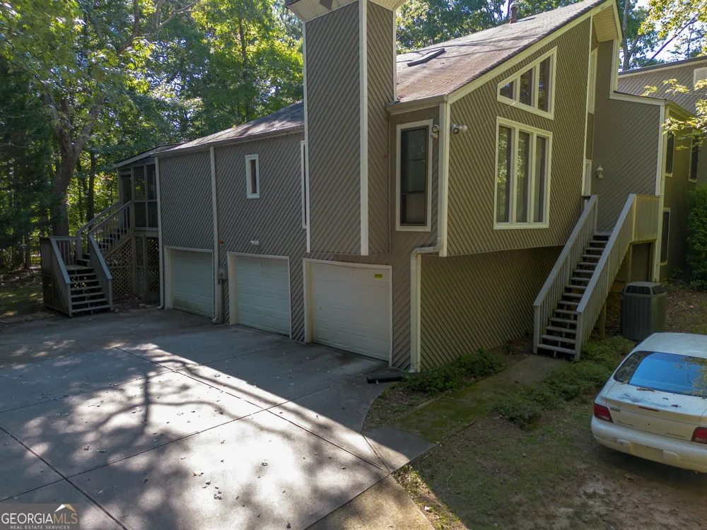 1100 Pine Grove Pointe DR Roswell, GA 30075