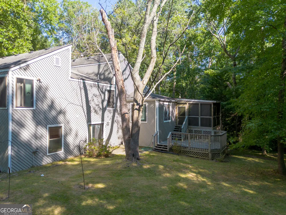 1100 Pine Grove Pointe DR Roswell, GA 30075