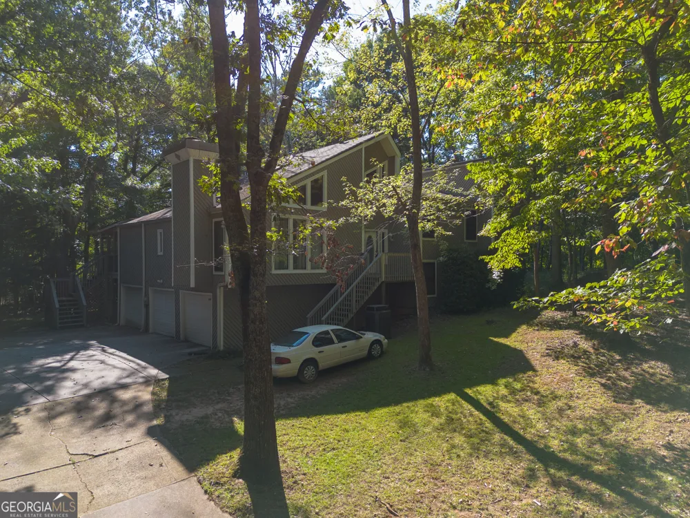 1100 Pine Grove Pointe DR Roswell, GA 30075