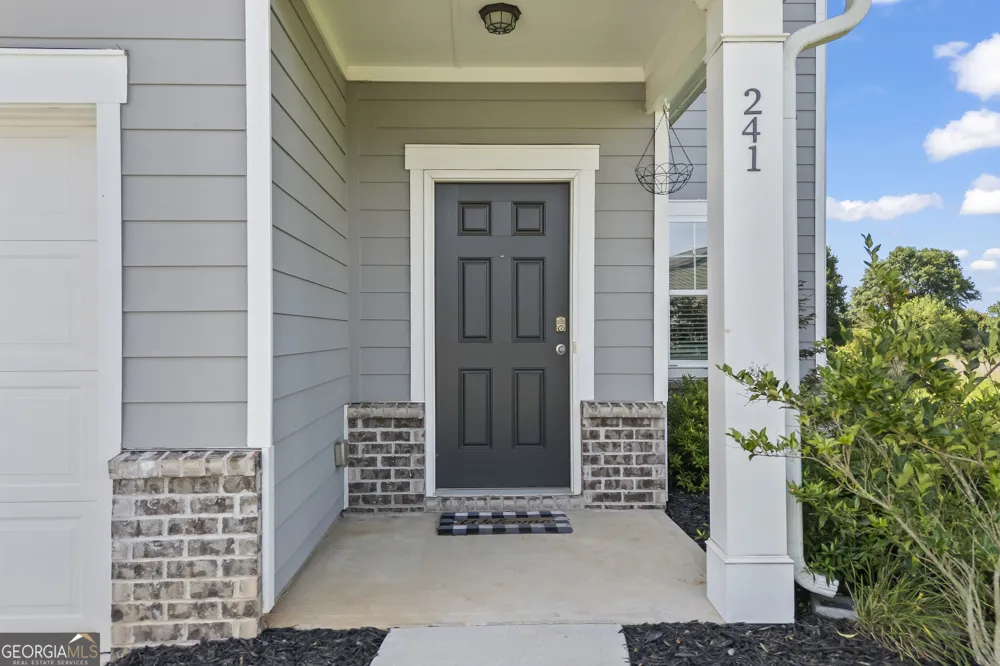 241 Knightsbridge LN Winder, GA 30680