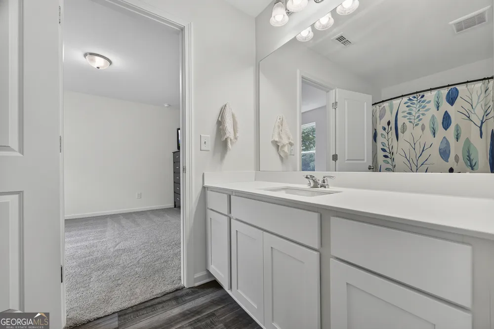 241 Knightsbridge LN Winder, GA 30680