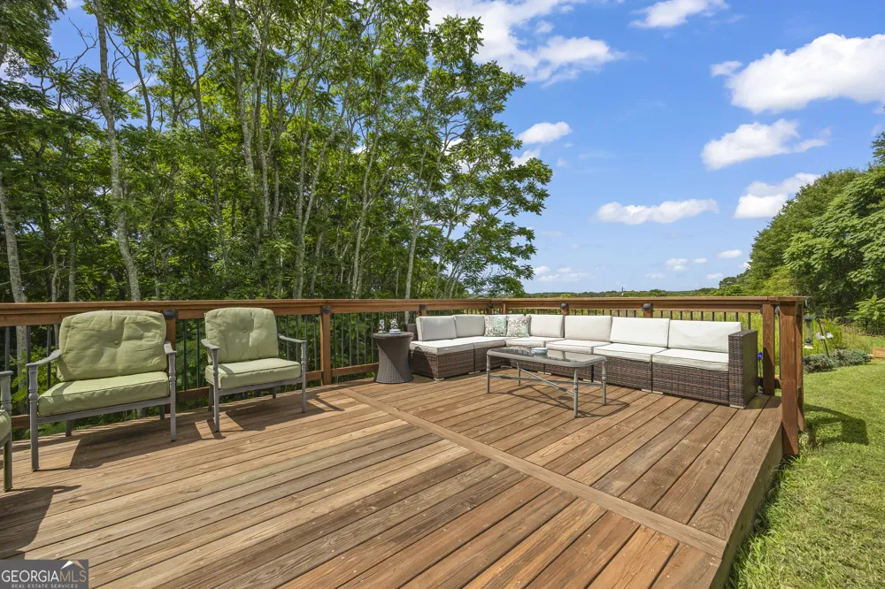 241 Knightsbridge LN Winder, GA 30680
