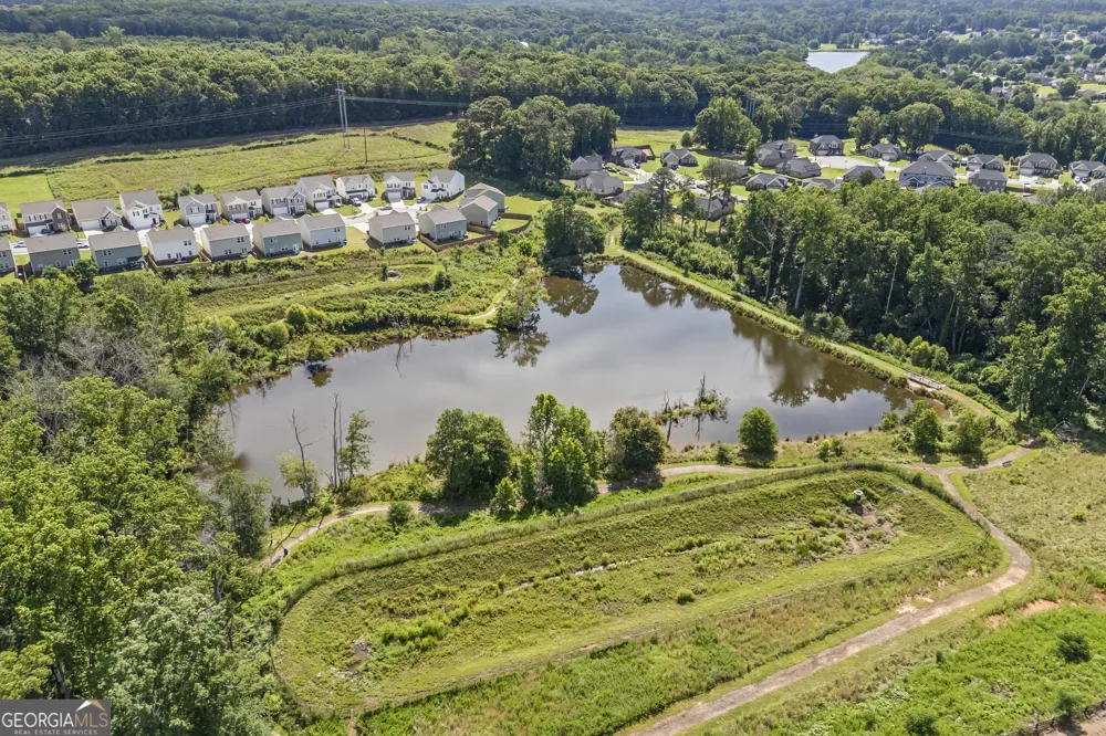 241 Knightsbridge LN Winder, GA 30680