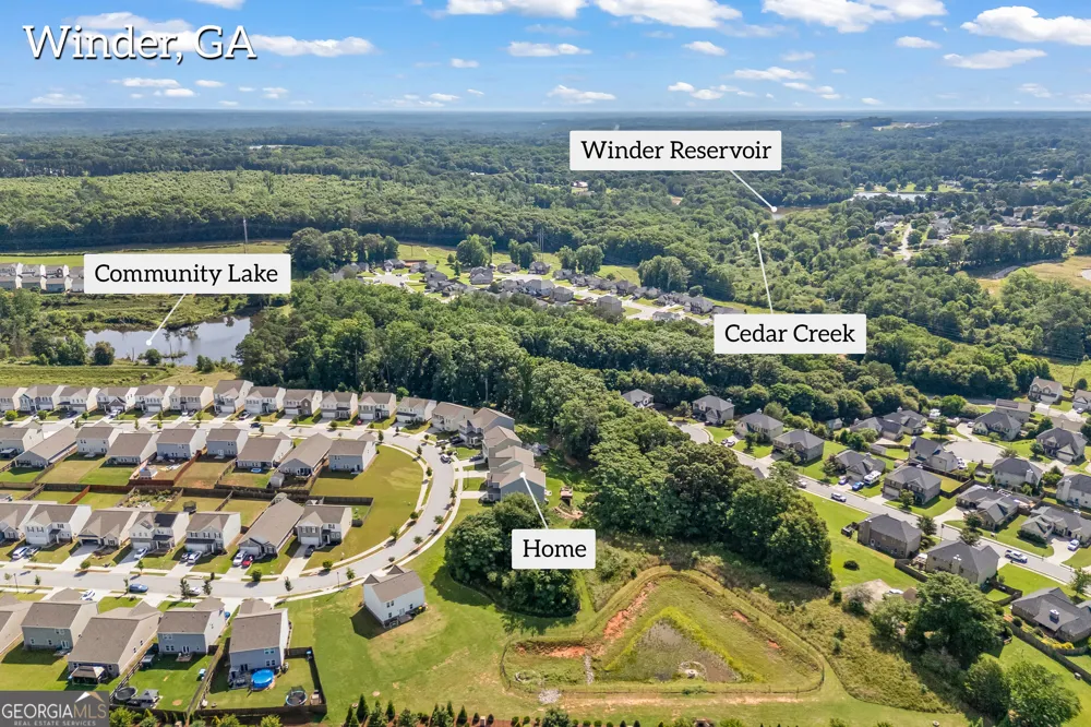 241 Knightsbridge LN Winder, GA 30680