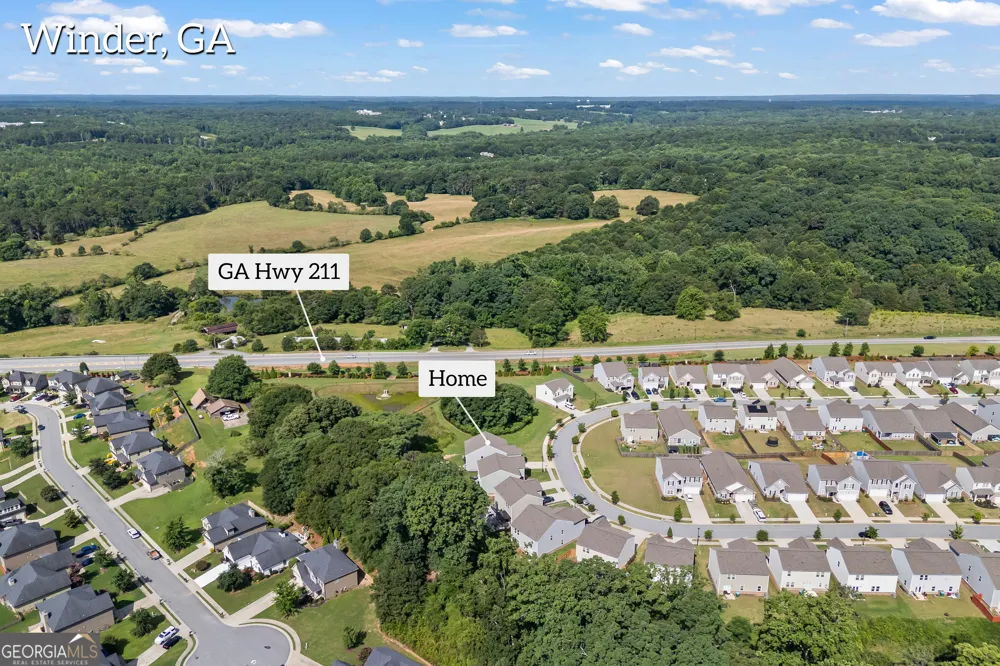 241 Knightsbridge LN Winder, GA 30680