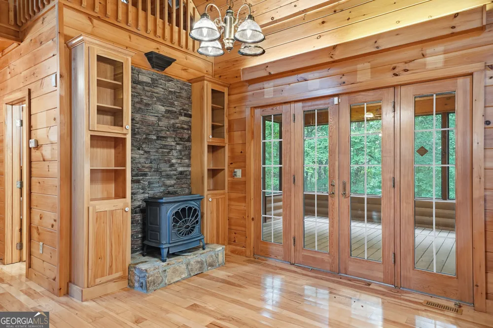 1347 Ivylog DR Blairsville, GA 30512