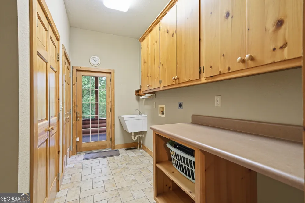 1347 Ivylog DR Blairsville, GA 30512