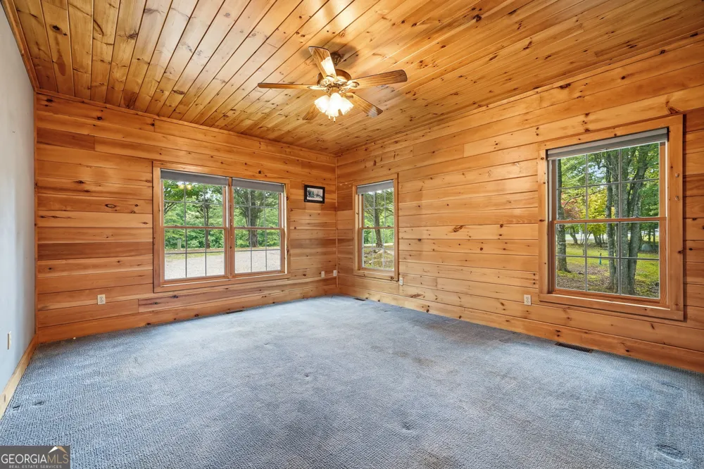 1347 Ivylog DR Blairsville, GA 30512