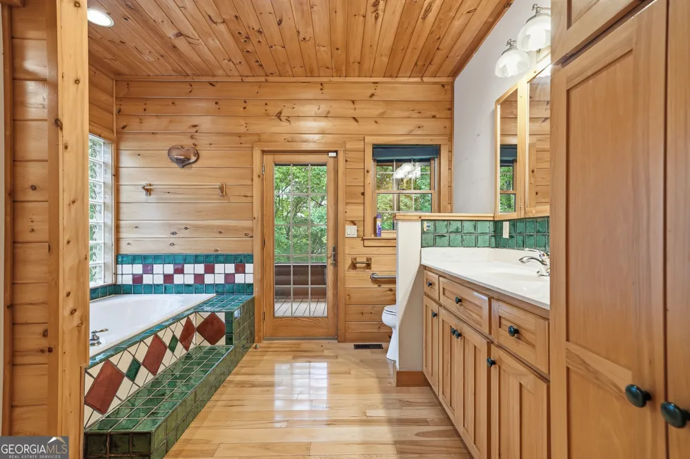 1347 Ivylog DR Blairsville, GA 30512