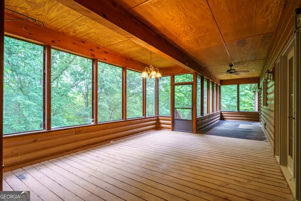 1347 Ivylog DR Blairsville, GA 30512