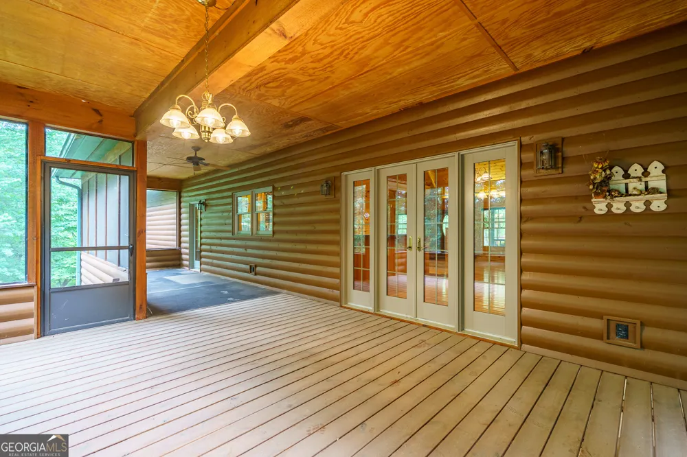 1347 Ivylog DR Blairsville, GA 30512