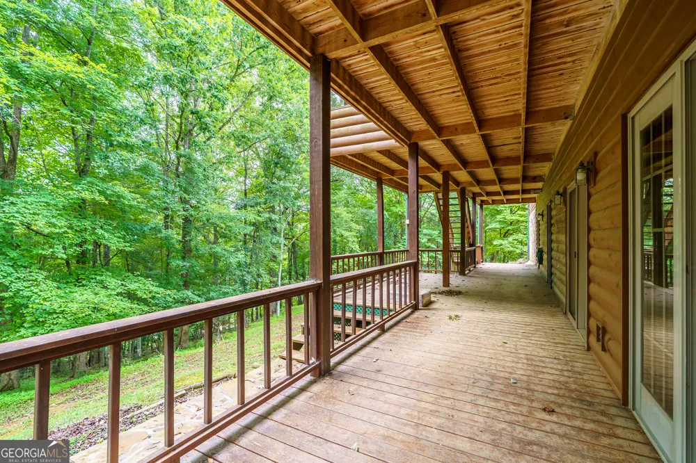 1347 Ivylog DR Blairsville, GA 30512