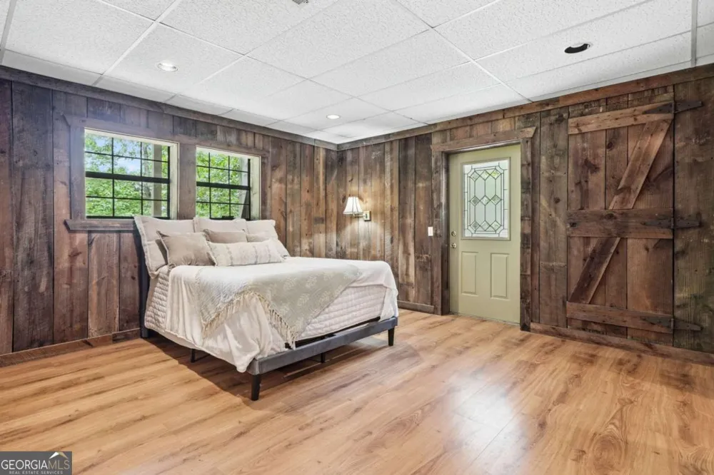 946 Laurel CIR Blue Ridge, GA 30513