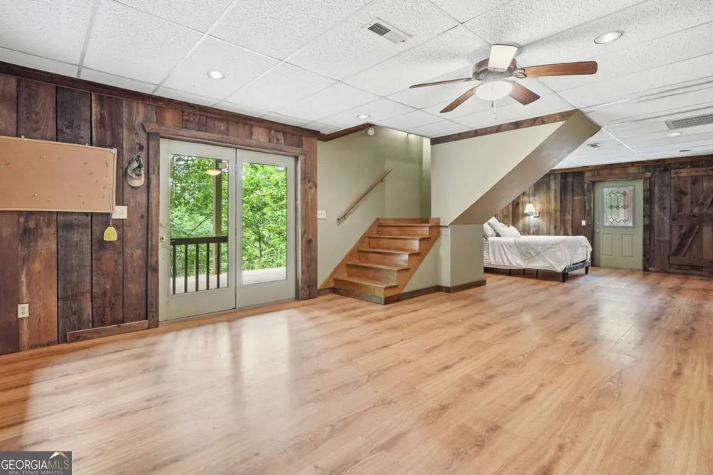 946 Laurel CIR Blue Ridge, GA 30513