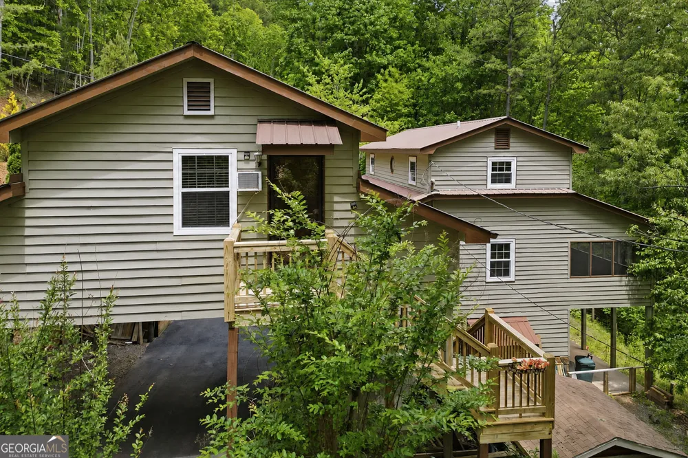 946 Laurel CIR Blue Ridge, GA 30513