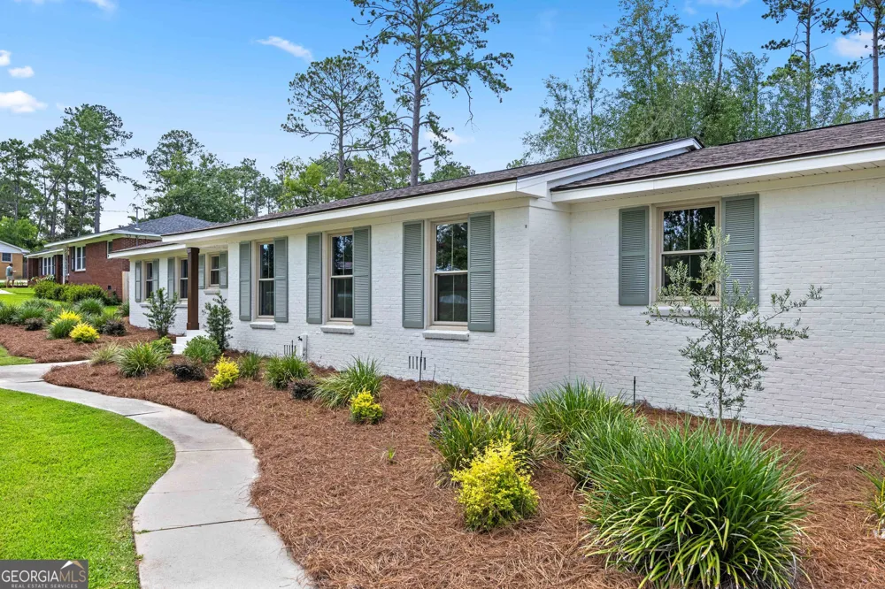 1203 Lakeview DR Valdosta, GA 31602
