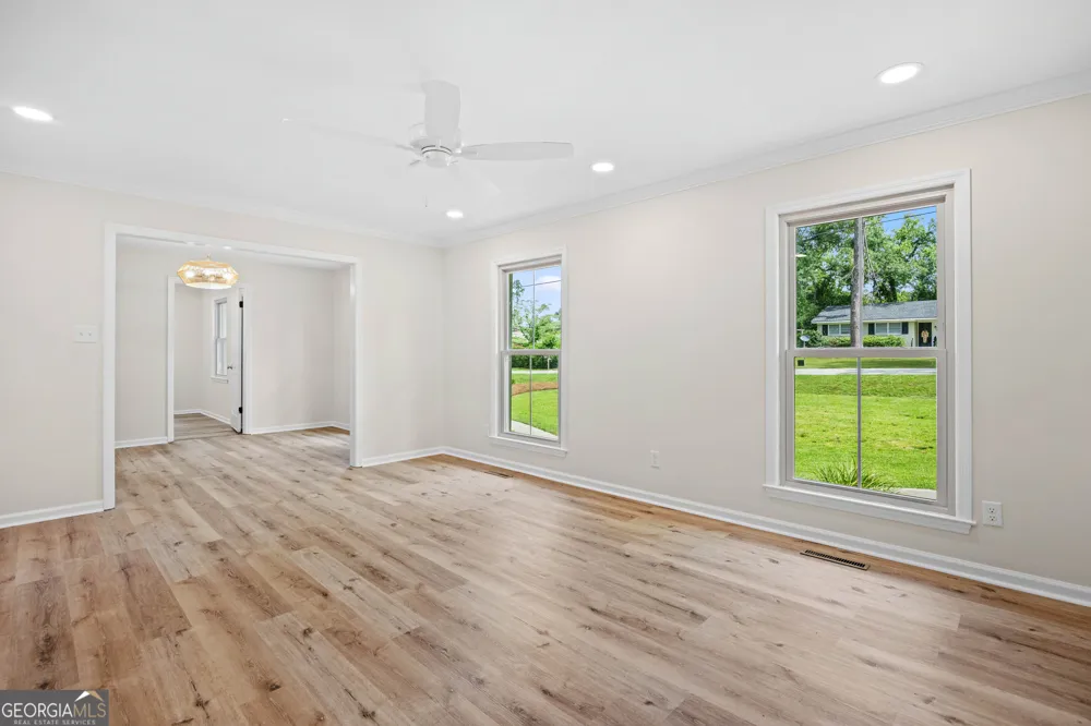 1203 Lakeview DR Valdosta, GA 31602