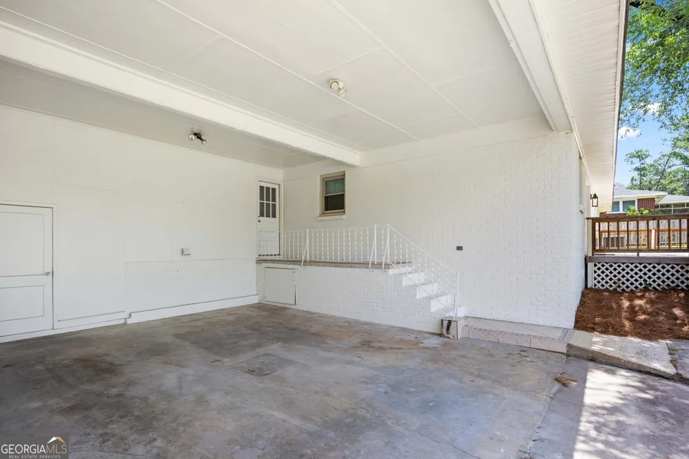 1203 Lakeview DR Valdosta, GA 31602