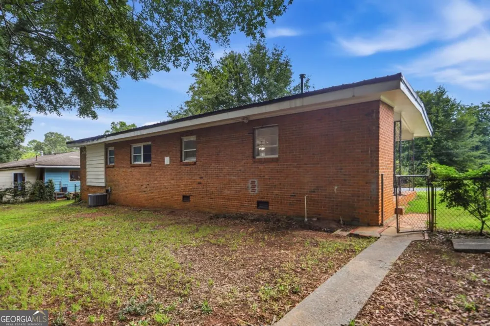 25 Larose CIR SE Marietta, GA 30060
