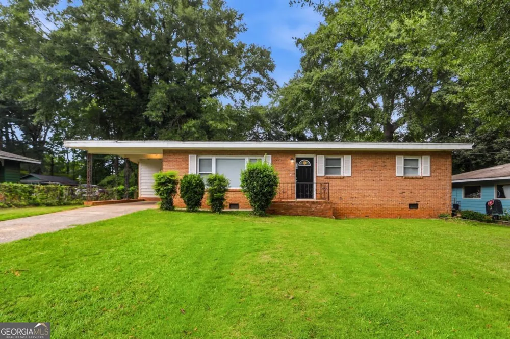 25 Larose CIR SE Marietta, GA 30060