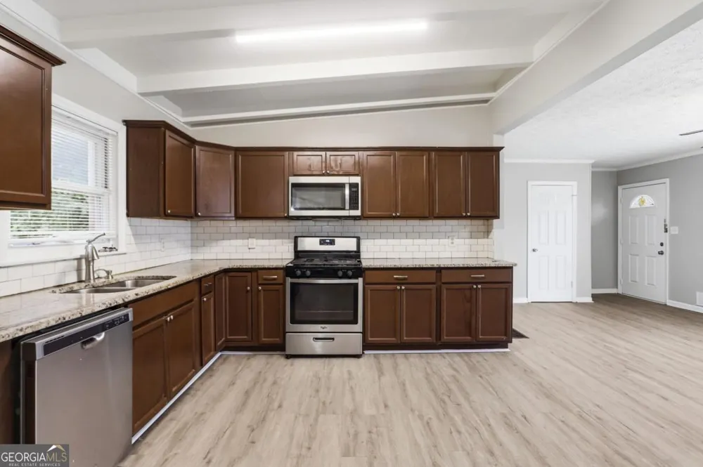 25 Larose CIR SE Marietta, GA 30060