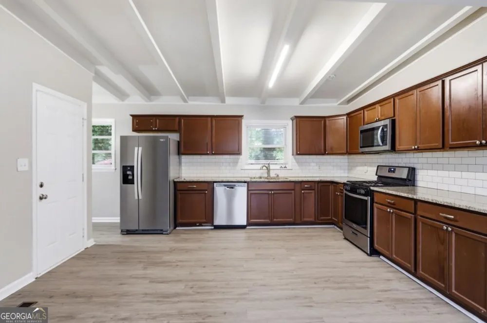 25 Larose CIR SE Marietta, GA 30060