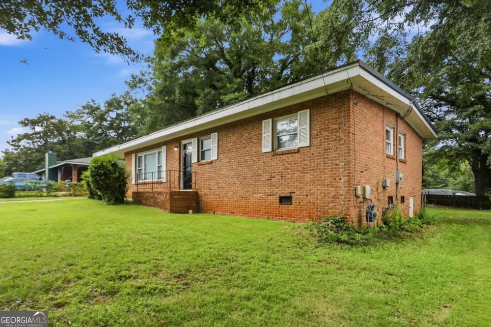 25 Larose CIR SE Marietta, GA 30060