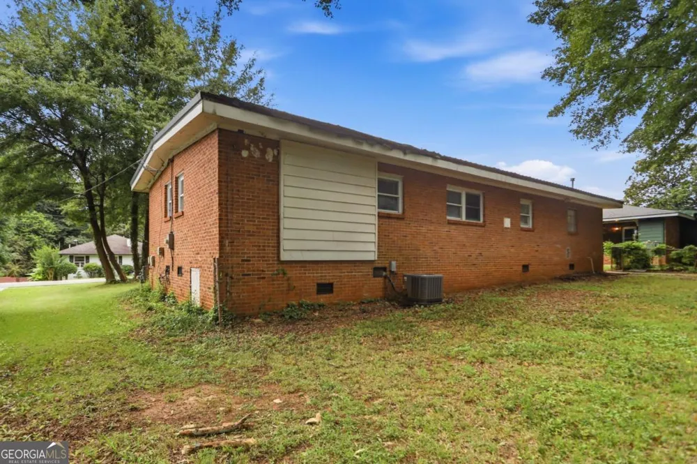25 Larose CIR SE Marietta, GA 30060