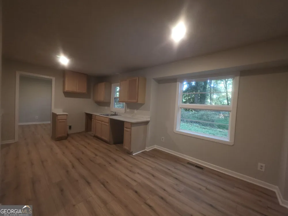 5382 Rockbridge RD Stone Mountain, GA 30088