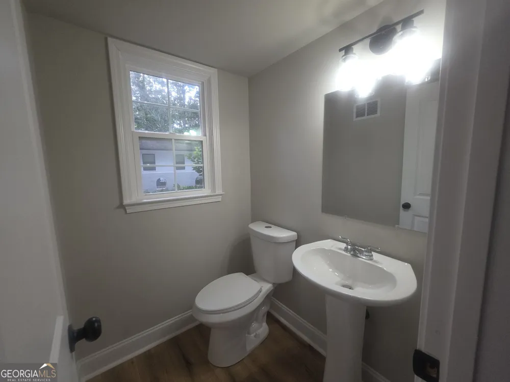 5382 Rockbridge RD Stone Mountain, GA 30088