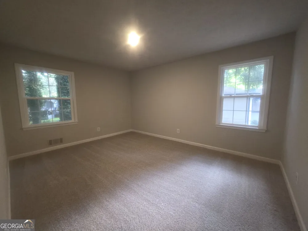 5382 Rockbridge RD Stone Mountain, GA 30088