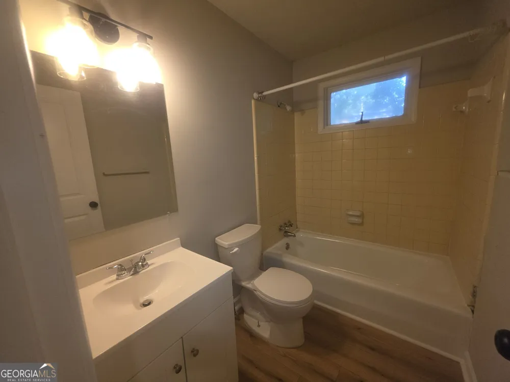 5382 Rockbridge RD Stone Mountain, GA 30088