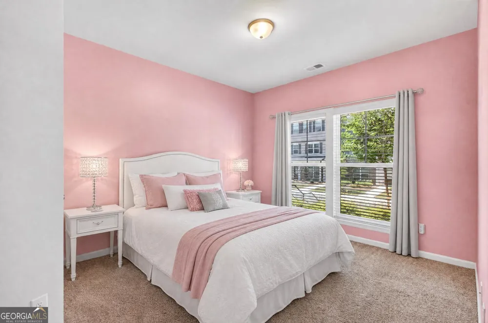 12 Silver LN Newnan, GA 30265